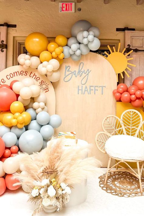 Take a look at this bright and sunny baby shower! What gorgeous party decorations!! See more party ideas and share yours at CatchMyParty.com Sun Theme Balloon Arch, Here Comes The Sun Photo Backdrop, Here Comes The Sun Centerpiece Ideas, Here Comes The Son Decorations, Sunshine Theme Baby Shower Ideas, Sun Themed Baby Shower Ideas, Hippie Baby Shower, Sunshine Decorations, Gender Reveal Baby Shower Themes