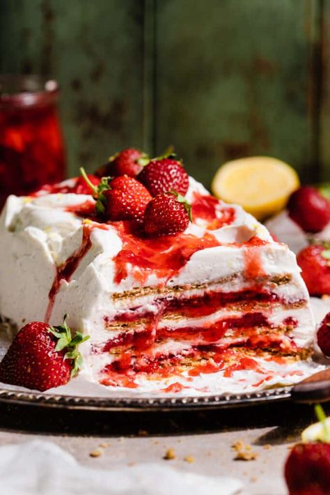 Strawberry Icebox Cake Pioneer Woman, Strawberry Rhubarb Sauce, Strawberry Icebox Cake, Icebox Cake Recipes, Homemade Strawberry Sauce, Making Whipped Cream, Vanilla Whipped Cream, Baked Strawberries, Icebox Cake