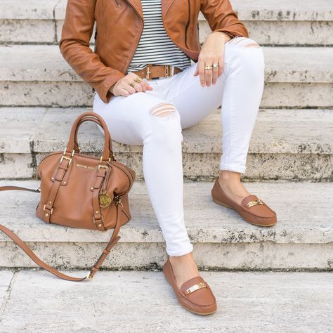 Cognac leather jacket, white jeans, Coach loafers Beige Loafers Outfit Women, Tan Loafers Outfit, Beige Loafers Outfit, Leather Loafers Outfit, Loafers Outfit Women, Grown Style, Loafers For Women Outfit, Coach Outfits, Coach Loafers