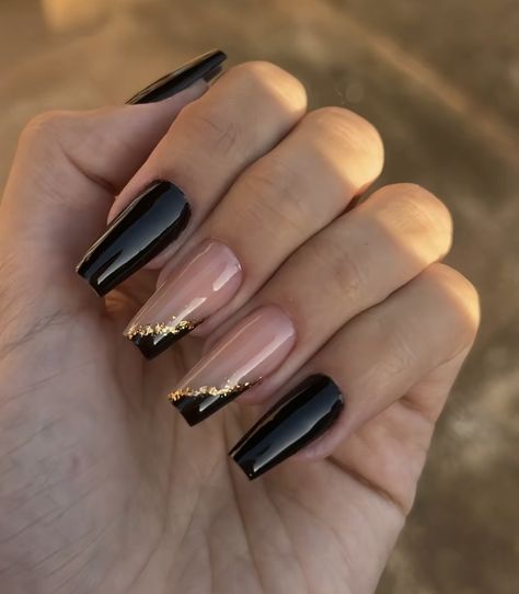 Black And Gold Simple Nails, Black And Gold Nails Square, Nails Idea Black, Nails Bailarina, Black Nails With Gold, Nails Black And Gold, Black Gold Nails, Basic Nails, Acrylic Nails Coffin Short