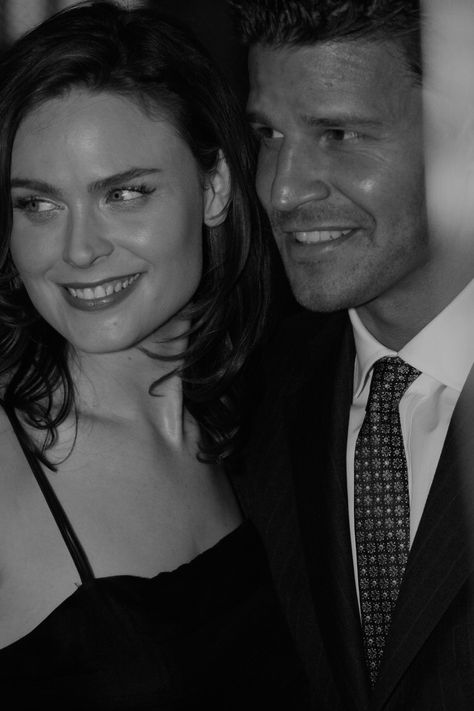 Bones Booth And Brennan, Bones Booth, Booth Bones, Dr Bones, Bones Series, Bones Tv Series, Booth And Brennan, Temperance Brennan, Booth And Bones