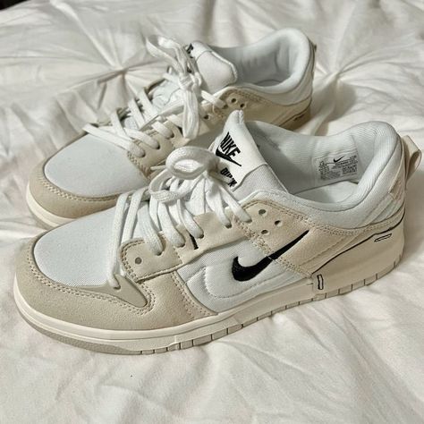 Nike Low Disrupt, Disrupt 2 Pale Ivory, Trendy Sneakers For Women, 2024 Shoes, Trendy Shoes Sneakers, Basic Shoes, Colorful Sneakers, Pretty Shoes Sneakers, Shoes Outfit Fashion