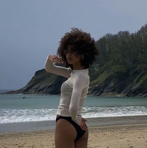 Feminine Engery, Beach Pictures Poses Black Women, Curly Hair Beach, Graduating College, Adventure Aesthetic, Black Femininity, Island Girl, People People, Insta Photo Ideas