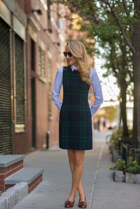 tartan-dress via Classy Cubicle, Stile Preppy, Sports Jackets, Professional Work Outfit, Fall Trend, Mode Chic, Fall Outfits For Work, Outfit Trends, Casual Work Outfits