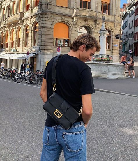 « It’s not a bag, it’s a baguette » @fendi #fendibaguette Fendi Baguette Outfit, Fendi Outfit, Fall Fashion Casual, Birkin 40, Fendi Baguette Bag, Fendi Men, Amazing Eyes, Lux Fashion, Eyes Smile