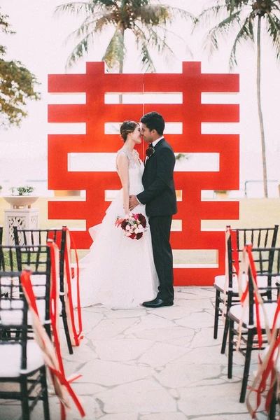 Ultimate Chinese Wedding Decorations Checklist | 5 Essential Elements – East Meets Dress Wedding Decoration Checklist, Red Chinese Wedding Dress, Chinese Wedding Favors, Red Events, Modern Chinese Wedding, Wedding Backdrop Ideas, Double Happiness Wedding, Chinese Wedding Invitation, Chinese Wedding Decor