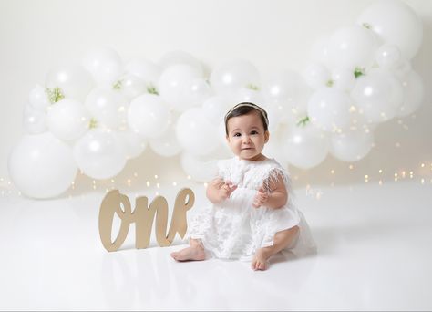 All White Cake Smash Photoshoot, January Cake, Portraits For Kids, Baby Photography Poses, Cake Smash Theme, Baby Birthday Decorations, Children Portraits, Half Birthday, Smash Cake Photoshoot