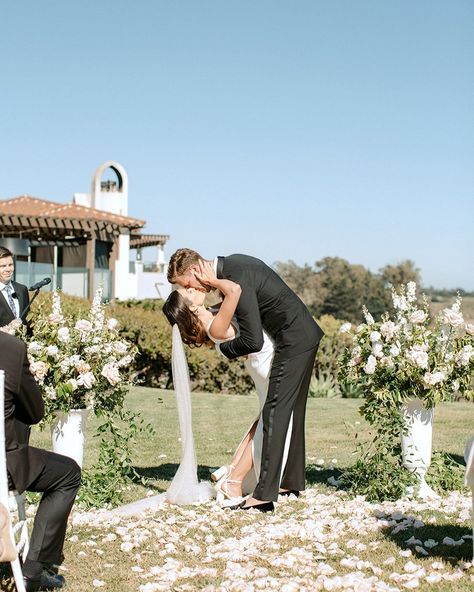 Moments Monday: A Romantic Dip Kiss 😘 We love a dramatic and romantic wedding day dip kiss. Not only is it a crowd-pleasing move, it also makes for the BEST photos—like this one caught by Ali Beck Photography. This stunning couple clearly mastered the art of the dip and we’re living for this shot and obvious affection they share. Check out more from this modern dream wedding held at the Ritz-Carlton Bacara and planned by LuckEleven Events On the blog! #DipKiss #SantaBarbara #Wedding Dip Kiss, The Dip, The Ritz Carlton, Move It, Ritz Carlton, Best Photos, Santa Barbara, Romantic Wedding, Beck