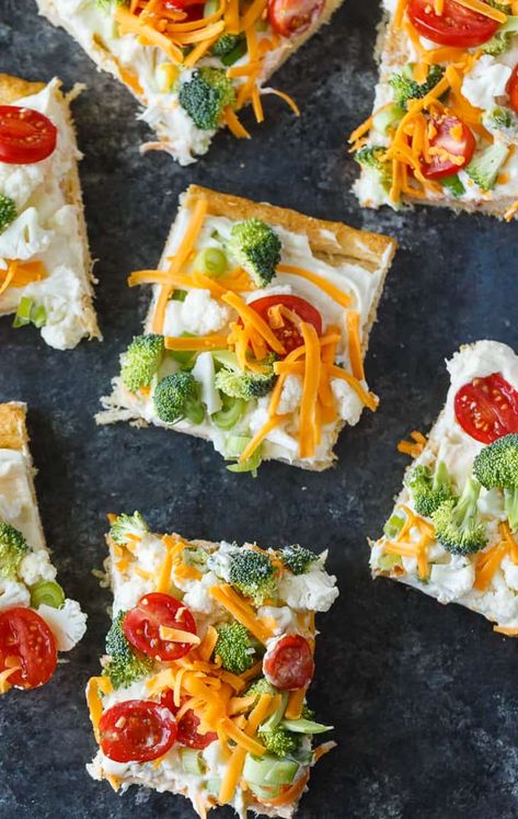 Vegetable Pizza Appetizer, Cold Vegetable Pizza, Pizza Meals, Veggie Pizza Appetizer, Crescent Roll Veggie Pizza, Cold Veggie Pizza, Crispy Veggies, Pizza Appetizer, Vegetable Pizza Recipes