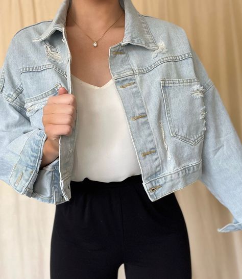 Blue Denim Jacket Outfit, Denim Jacket Outfit Women, Blue Jean Jacket Outfits, Cropped Denim Jacket Outfit, Cropped Jacket Outfit, Light Blue Jeans Outfit, Light Blue Jean Jacket, Jaket Denim, Light Denim Jacket