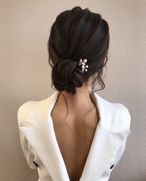 Low Bun Bridal Hair, Hairstyle Bridesmaid, Low Bun Wedding Hair, Braid Wedding, Wedding Hair Brunette, Wedding Hair Trends, Hairstyles Braid, Wedding Hair Up, Bridal Hair Buns