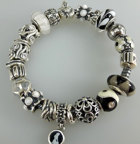 Pandora Bracelet Black & Grey Pandora Jewelry Box, Rings Pandora, Pandora Gift, Bracelets Beads, Jewelry Pandora, Pandora Rings, Bracelet Charms, Pandora Bracelet Charms, Beads Charms