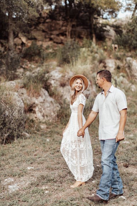 Engagement Photos With White Dress, White Dress Engagement Pictures, White Flowy Shirt, Mountain Couple, Couples Engagement Photos, Engagement Ideas, Couples Poses, Family Photo Outfits, Anniversary Photos