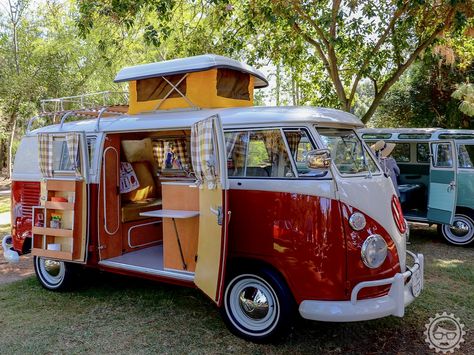 Volzwagon Van, Vw Vintage Van, Volkswagen Camper Van Vintage, Volkswagen Bus Interior Ideas, Volxwagon Van, 70s Volkswagen Van, Volkswagen Bus Aesthetic, Volkswagen Van Aesthetic, Volts Wagon Van