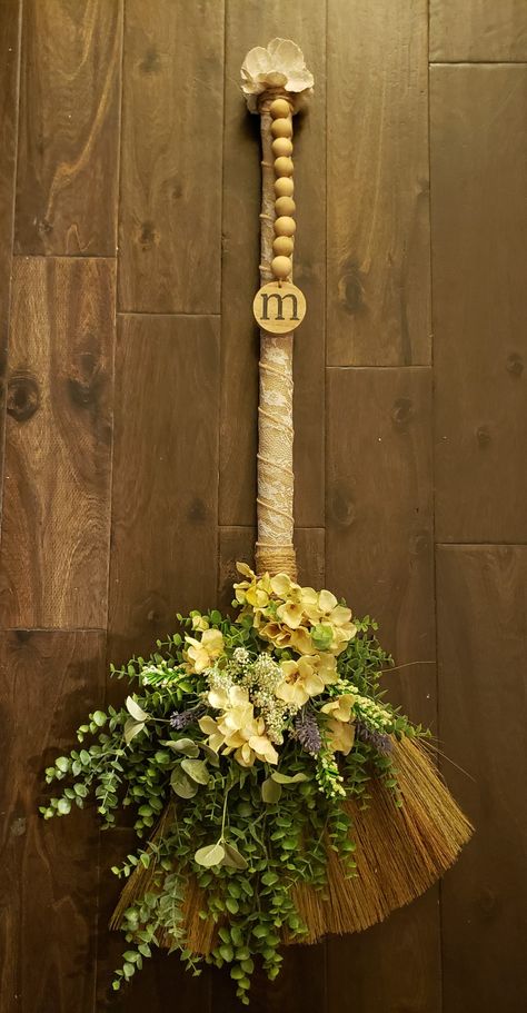 Broom For Wedding African Americans, Wedding Brooms Ideas Beautiful, Dried Flower Broom, Diy Wedding Broom, Wedding Jumping Broom, Jumping The Broom Wedding Diy, Wedding Broom Ideas African Americans, Broom Decorations Ideas, Wedding Broom Ideas Diy