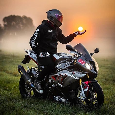 @monsterbikes_hub: "BMW S1000RR ... Follow @monsterbikes_hub And @custombikes_club . . Credits :-  @blvck_rr_rider ...…" Bikers Photography, Biker Guys, Bmw Touring, Z 800, Biker Photography, Xiaomi Wallpapers, Image Moto, Biker Tattoos, Z 1000