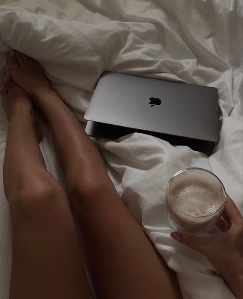 Apple Laptop Aesthetic, Macbook Setup, Macbook Aesthetic, Ber Months, Macbook Air Laptop, Winter Arc, Cute Pjs, Macbook Air 13 Inch, Aesthetic Lifestyle