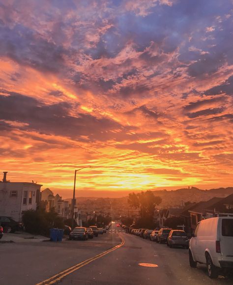 #sunrise #sanfrancisco #california #usa #colors #iphoneshoot #iphone7plus #apple #vsco #lightroom #colors #sky #streetphotography #naturallife #beautifullsky #ceucolorido #natureza #pordosol #nascer do sol #sunset #sunsetcolors San Francisco Sunrise, Red Sunset, Sunset Colors, Sunset Pictures, Silicon Valley, Natural Life, San Francisco Bay Area, Pretty Places, California Usa