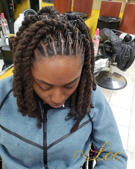 Black Hair Styles Short, Styles Short Locs, 2 Strand Twist Styles, Dreads Short Hair, Black Hair Styles, Short Dreadlocks Styles, Dreads Styles For Women, Hype Hair, Hair Styles Short