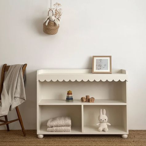 Scallop Bookshelf, Kids Deco, Kids Bedroom Inspiration, Baby Room Design, Girl’s Room, Big Girl Rooms, Baby Bedroom, Kids Room Design