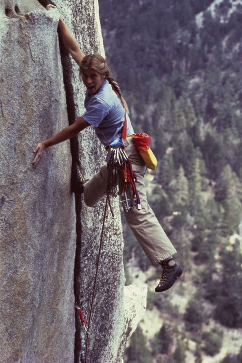 Lynn Hill, Vintage Climbing, Climbing Girl, Rock Climbers, Ice Climbing, Cooler Look, Mountain Climbing, Photo Vintage, Granola Girl