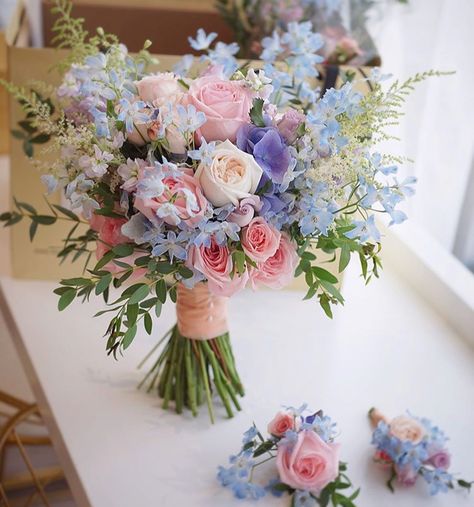 Blue And Pink Flower Arrangements, Delphinium Bouquet, Bridgerton Style, Hyacinth Flower, Pink Flower Arrangements, Bridal Bouquet Flowers, Cute Wedding Ideas, Pastel Wedding, Beautiful Bouquet Of Flowers