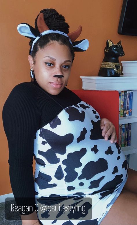 Pregnant Cow Inspired Halloween Costume Pregnancy Costumes, Pregnant Halloween Costumes, Pregnant Halloween, Halloween Party, Halloween Costumes, Cow, Halloween