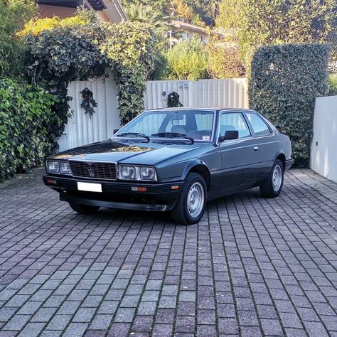 The Maserati Biturbo is a 1980s coupe designed by Alejandro de Tomaso. The Italian is powered, as the name implies, by a biturbo-charged V6. What do you think about the Maserati Biturbo? Discover more: www.classic-trader.com/pn317299 Maserati Biturbo, Italian Beauty, Classic Italian, Maserati, You Think, Classic Cars, Cars, Design, Coupe