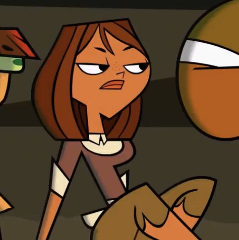 Courtney A Tutto Reality, Courtney Total Drama Pfp, Courtney Total Drama Wallpaper, Tdi Courtney, Total Drama Island Courtney, Total Drama Island Courtney And Gwen, Courtney Total Drama Aesthetic Pfp, Brunette Pfp, Courtney Tdi