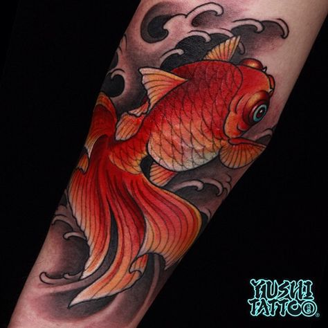 Gold fish cover up on scar.looks good.I'm a good guy! Japanese Goldfish Tattoo, Betta Tattoo, Guru Tattoo, Goldfish Tattoo, Koi Tattoo Design, Octopus Tattoos, Japan Tattoo Design, Ocean Tattoos, Koi Fish Tattoo