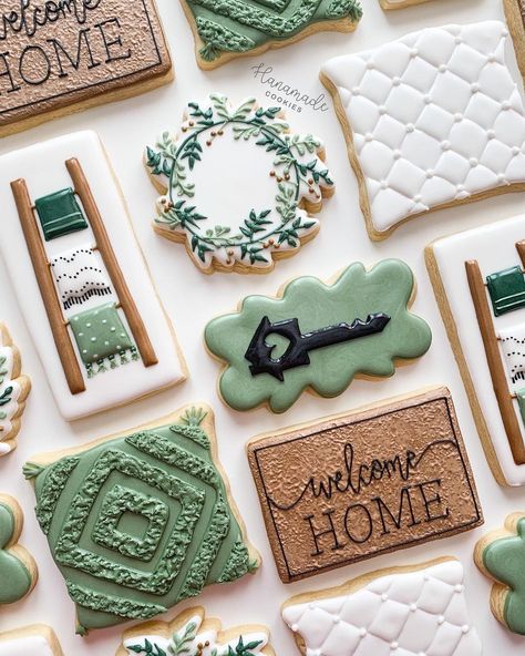 Hanamade Cookies on Instagram: “Maybe I’m biased but housewarming cookies make the best realtor gifts 🏡” Realtor Cake, Realtor Cookies, Housewarming Cookies, No Bake Sugar Cookies, Royal Iced Cookies, Sugar Cookie Royal Icing, Iced Sugar Cookies, Cookie House, Thanksgiving Cookies