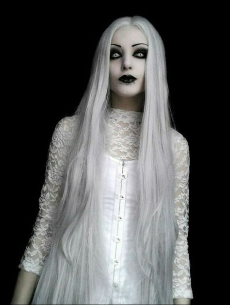 Ghost Costume Women, Ghost Makeup, Ghost Halloween Costume, White Goth, Ghost Diy, Ghost Costume, Hallowen Costume, 2024 Halloween, Fantasias Halloween