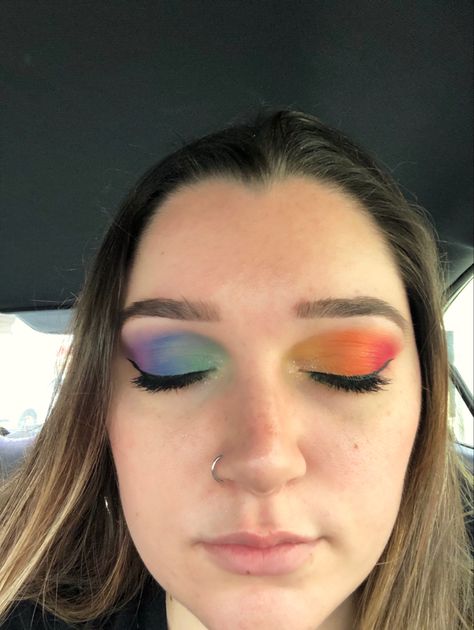 Pride Eyeshadow Looks, Pride Eye Makeup Easy, Subtle Pride Makeup Looks, Pride Makeup Ideas Easy, Rainbow Eye Makeup Simple, Easy Pride Makeup, Rainbow Makeup Looks Pride, Pride Eyeshadow, Subtle Rainbow Makeup