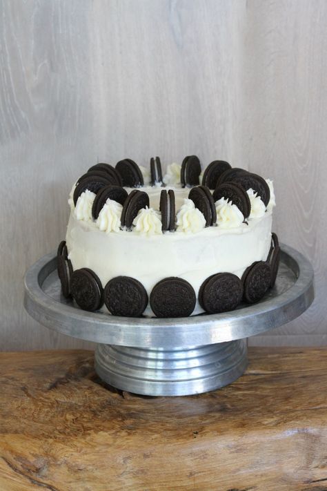 Freeze Cheesecake, Oreos Cheesecake, Oreo Cheesecake Cake, Freeze Cheese, Snacking Cakes, Cookies And Cream Frosting, Cookie And Cream Cupcakes, Cheesecake Cake Recipes, Vanilla Cream Cheese Frosting