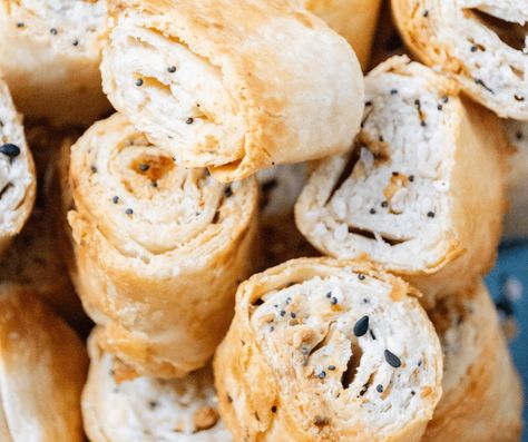 Air Fryer Everything Bagel Roll-Ups - Fork To Spoon Everything Bagel Pinwheels, Cream Cheese Tortilla Roll Ups Air Fryer, Air Fryer Tortilla Roll Ups, Air Fryer Roll Ups, Tortilla Roll Ups Appetizers, Keto Everything Bagel, Keto Everything, Air Fryer Keto, Cream Cheese Pinwheels