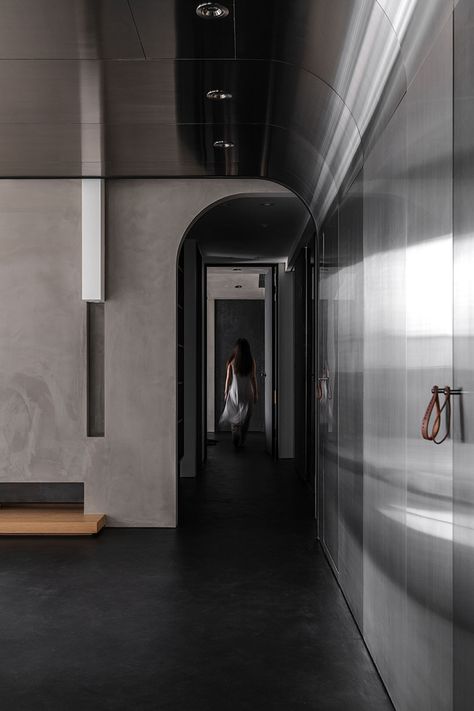 stainless steel wall reflects daily life within minimalist interior by studioX4 in taipei Steel Architecture, Concrete Effect Paint, Corridor Design, Minimal Living, Kitchen Interior Design, Apartment Renovation, Design Aesthetics, Sopot, Steel House