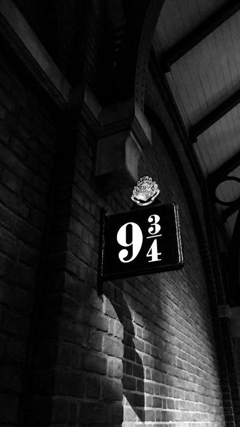 Pin de Aleesha Shannon em Journaling em 2022 | Castelo de hogwarts, Belatriz lestrange, Produtos do harry potter Harry Potter Dark Aesthetic Wallpaper, Dark Harry Potter Wallpaper, Harry Potter Dark Wallpaper, Harry Potter Wallpaper Slytherin, Dark Harry Potter, Harry Potter Iphone Wallpaper, Harry Potter Portraits, Harry Potter Wallpaper Backgrounds, Dark Harry