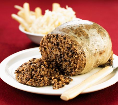 HAGGIS will be enjoyed by many as they celebrate the life of Scotland’s most famous poet on Burns Night. The supper and address is held on January 25, but what is haggis and what happens at the event? What is haggis? A haggis is a Scottish dish traditionally made from the heart, stomach or liver […] Burns Night Recipes, Haggis Recipe, Battered Sausage, Tattie Scones, Scotland Food, Fish Supper, Scottish Breakfast, Scottish Dishes, Fried Breakfast