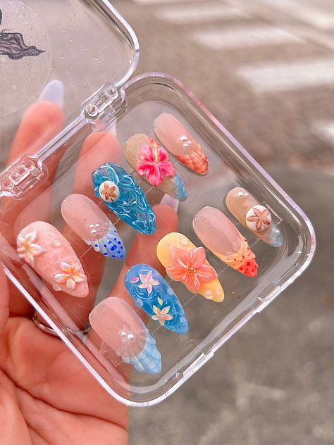 Beginners DIY Summer Nail Art for Free Beige Nails With Flowers, Croc Pattern Nails, Nail 3d Art, European Nails Summer, Incapcilated Acrylic Nails, 3d Shell Nails, Tropical Makeup Look, Tropical Acrylic Nails, 3d Summer Nails