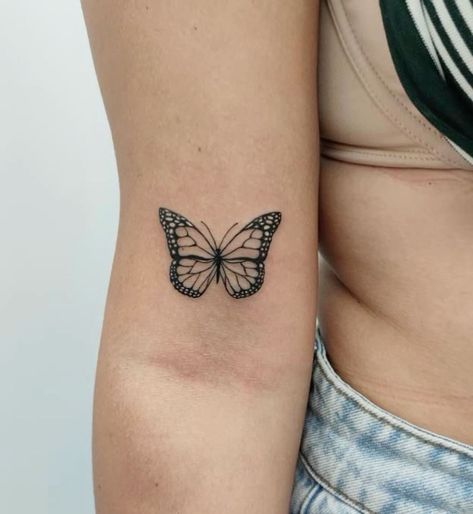 Black Woman Butterfly Tattoo, Monarch Butterfly Arm Tattoo, Medium Butterfly Tattoo, Retro Butterfly Tattoo, Butterfly Bicep Tattoo Women, Mini Butterfly Tattoo Simple, Different Butterfly Tattoo Designs, Butterfly Tattoo On Bicep, Tattoo On Forearm For Women