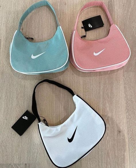 Nike Shoulder Bag, Nature Creatures, Nike Bag, Celebrity Children, Reworked Nike, Trendy Purses, My Style Bags, Cute Nike Outfits, Luxury Bags Collection