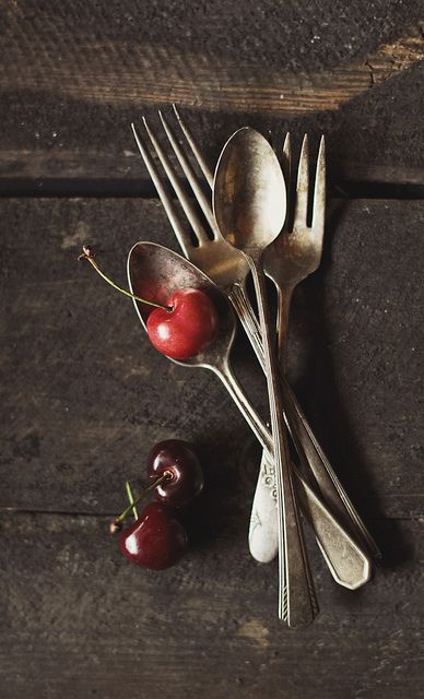 silver & red | Flickr - Photo Sharing! Cherries Jubilee, Simple Nutrition, Foto Tips, Vintage Spoons, Food Photography Styling, Still Life Art, Beautiful Food, Nutrition Tips, Fruits And Veggies