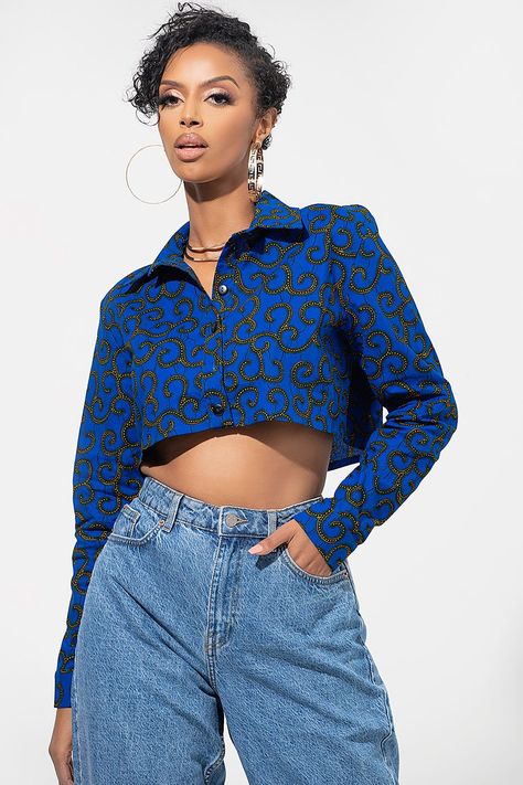 Ankara Crop Tops With Jeans, Ankara Shirts Women, Ankara Top Styles, Chitenge Outfits, Ankara Shirt, African Print Top, Ankara Outfits, Ankara Blouse, Africa Print