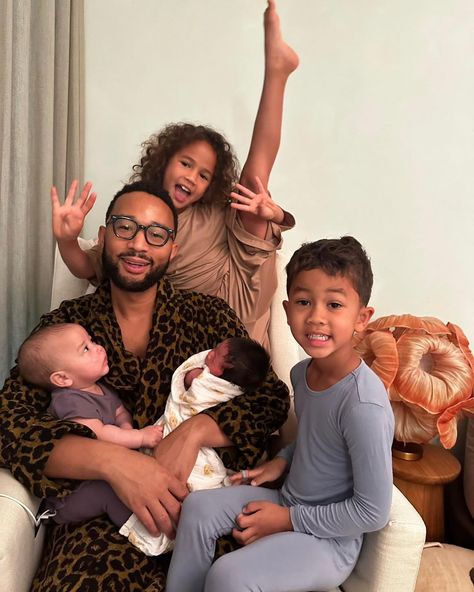 John Legend Family, Chrissy Teigen John Legend, John Legends, Celebrity Baby, Emotional Photos, Surrogate Mother, Celebrity Baby Names, Sufjan Stevens, Vogue France