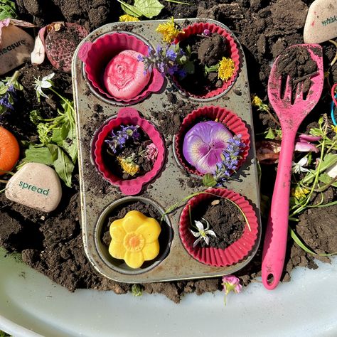 Spring Mud Cakes 🧁🌱 What can your little bakers whisk up in this spring themed mud cupcake invitation 🧁 This is such a fun and easy way to get outside and play in the mud! Go on a nature walk in your local community or backyard with children and collect all kinds of unique and different nature treasures like flowers, blossoms from trees, leaves and more! 🌼 Bring them back to your learning space and place them in a bowl near your deep tuff tray. Then pour in your dirt and mix in water to cre... Mud Cakes, Cupcake Invitations, Tuff Spot, Spring Games, Tuff Tray, Mud Cake, Preschool Arts And Crafts, Mud Kitchen, Nature Walk