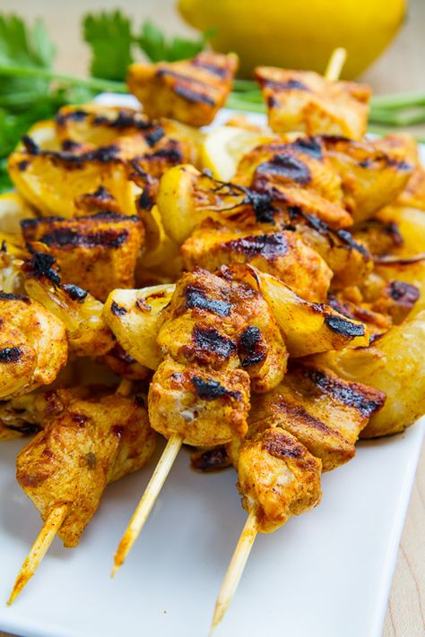 Moroccan Grilled Chicken Kabobs Chicken Kabob Recipes, Grilled Chicken Kabobs, Kabob Recipes, Chicken Kabobs, Chicken Kebabs, Moroccan Food, Chicken Skewers, Kebabs, Idee Pasto Sano