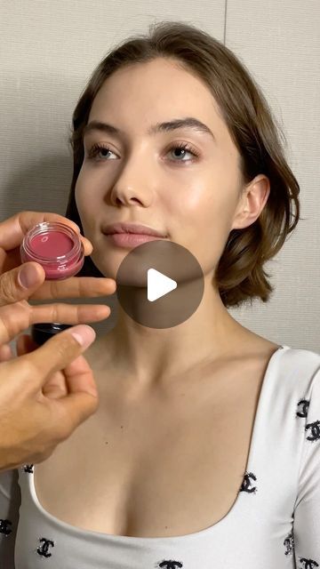 CHANEL BEAUTY Community on Instagram: "“I just love multi-use products and the N°1 DE CHANEL Lip and Cheek Balm gives your skin the most natural glow from within!” Makeup Artist @tyronmachhausen shares how he creates this natural, luminous look on @daynafrazer #welovecoco (Repost: @tyronmachhausen) — N°1 DE CHANEL Revitalizing Lotion N°1 DE CHANEL Revitalizing Serum   N°1 DE CHANEL Revitalizing Cream N°1 DE CHANEL Revitalizing Eye Cream N°1 DE CHANEL Revitalizing Foundation in B10 N°1 DE CHANEL Lip and Cheek Balm in Lively Rosewood N°1 DE CHANEL Revitalizing Serum-in-Mist POUDRE UNIVERSELLE LIBRE Natural Finish Loose Powder in 20 BAUME ESSENTIEL Multi-Use Glow Stick in Rosée STYLO SOURCILS WATERPROOF Eyebrow Pencil in Brun Clair LE GEL SOURCILS Eyebrow Gel in Brun Foundation Brush N°100 R Chanel Makeup Aesthetic, 2024 Routine, Chanel Lip And Cheek Balm, Chanel Makeup Looks, Chanel Lip Balm, Chanel Powder, Chanel Foundation, Chanel Blush, Chanel Lip