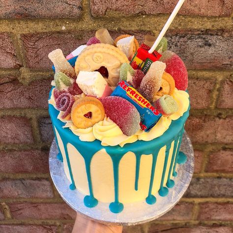 Cake Their Day on Instagram: “Sweetie cake 🍭🍬 #sweetiecake #cake #dripcake” Sweetie Cake Birthday, Sweetie Birthday Cake, Sweetie Birthday, 30th Cake, Duper Cake, Sweetie Cake, Drop Cake, 30 Cake, Candy Birthday Cakes