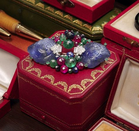 Sotheby's Jewels on Instagram: “This Cartier Tutti Frutti brooch is made with two engraved sapphires, accented with baguette and single-cut diamonds and emerald, ruby and…” Cartier Tutti Frutti, Tutti Frutti, High Jewelry, Cartier, Diamond Cuts, Decorative Boxes, Ruby, Emerald, Sapphire