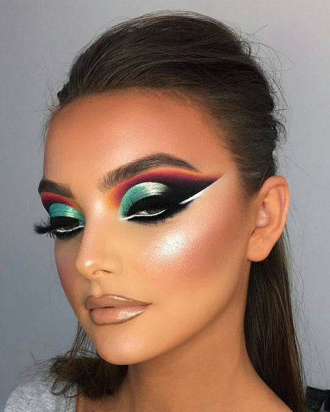 Extra Makeup Looks, Aqua Eyeshadow, Eye Makeup Designs, Colorful Eye Makeup, Green Eyeshadow, Makeup Eye Looks, Creative Eye Makeup, Beauty Bay, Fantasy Makeup